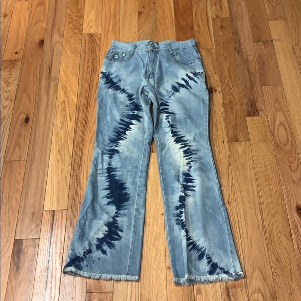 *VINTAGE* High waisted tie-dye jeans!